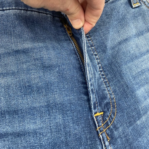 JEN7 7 For All Mankind Slim Boyfriend Jeans Cuffed Cropped Medium Wash Size 18 - Picture 3 of 12